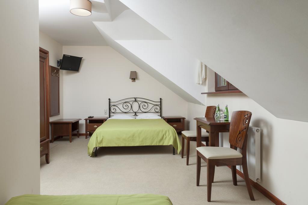 Dworek Bialy Domek Smardzewice Zimmer foto
